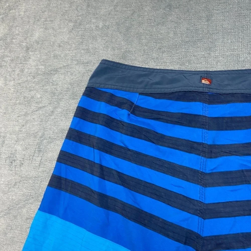 Quiksilver Board Shorts Men 34 Blue White Colorblock Surfing Swimwear Drawstring